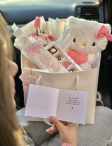 Pack hello kitty + Bombón 🌸