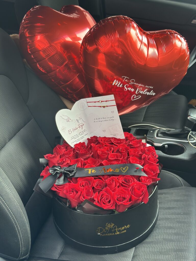 Box 50 Rosas + 02 globos