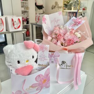 Ramo Diamore + Hello Kitty & bombones