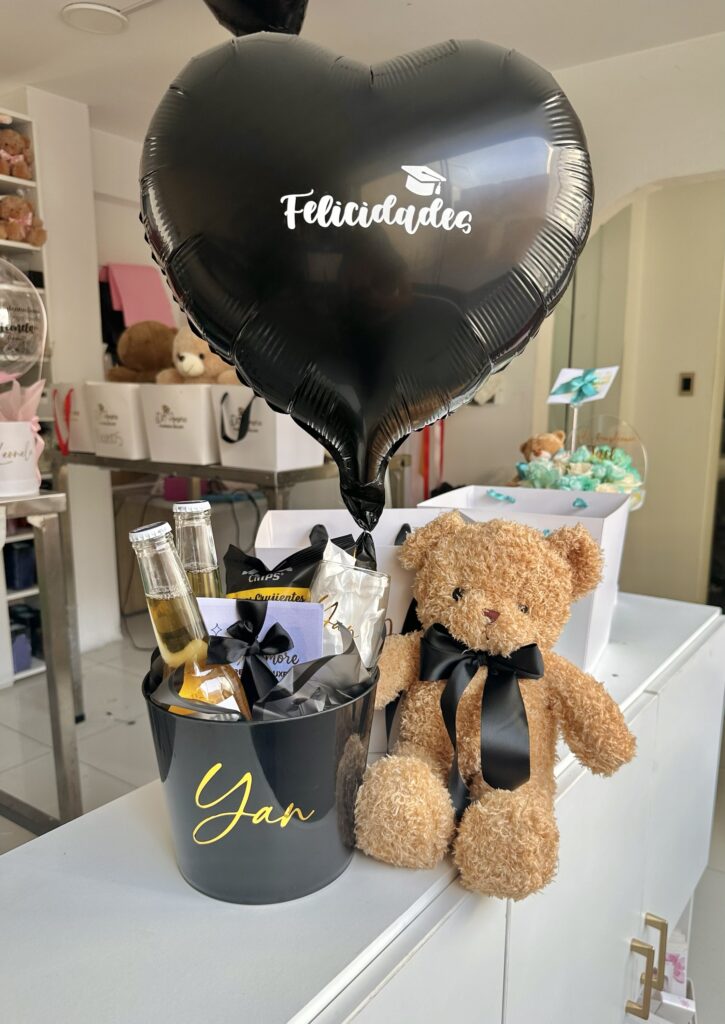 Cubeta Corona + peluche de 30cm