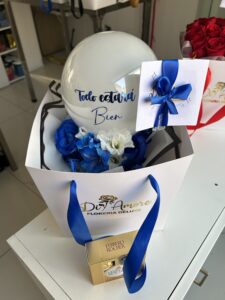 Bouquet Blue + Ferrero