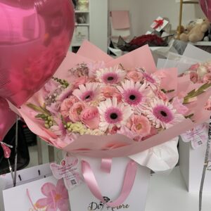 Ramo de 10 gerberas + 02 globos