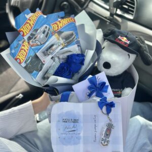 Trío hotwheels + Snoopy